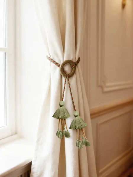 Woodland Essence Curtain Tieback